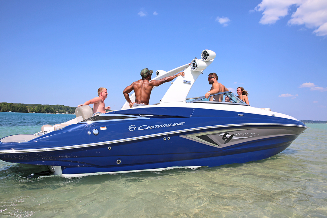 crownline-boats-surf-series-e275surf-02